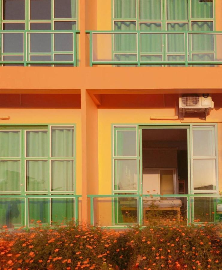 Alley51 Hotel Surat Thani Exterior photo